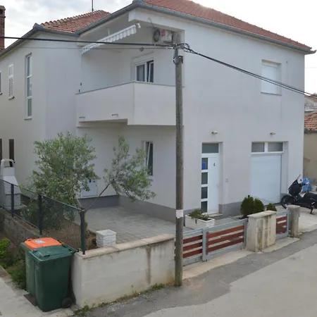 Lb Punta Bajlo 公寓